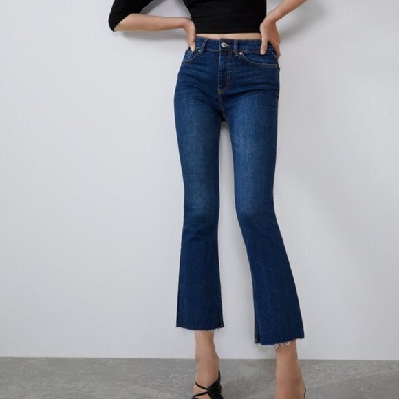 Denim Zara Mid-Rise Cropped Flare Raw Hem Jeans (NWT) - Picture 2 of 6